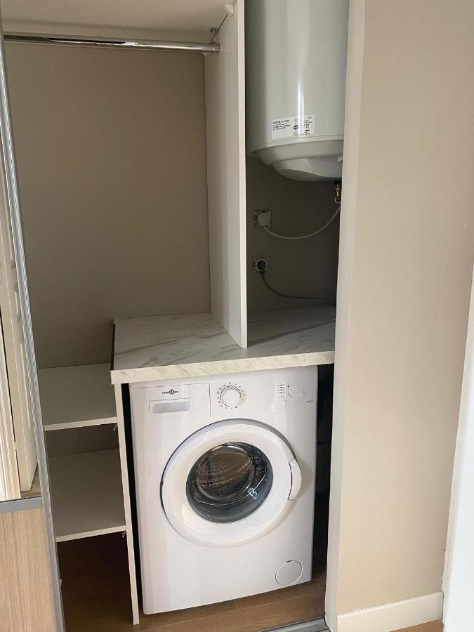 Apartment With Ac - 15 Min - 5 Min Bars *